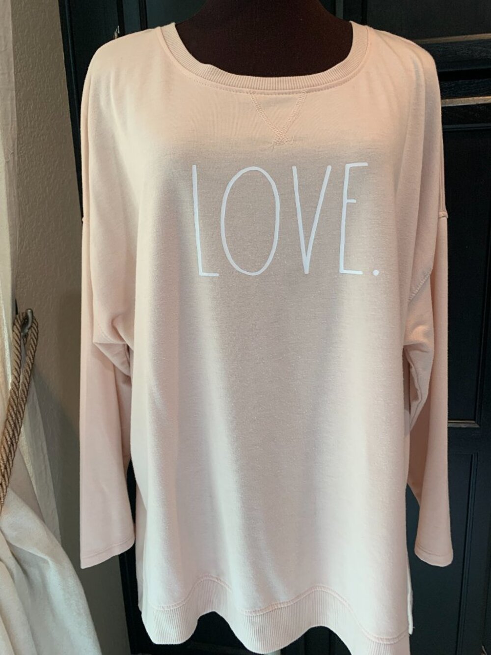 Rae Dunn LOVE sweatshirt 1X EUC